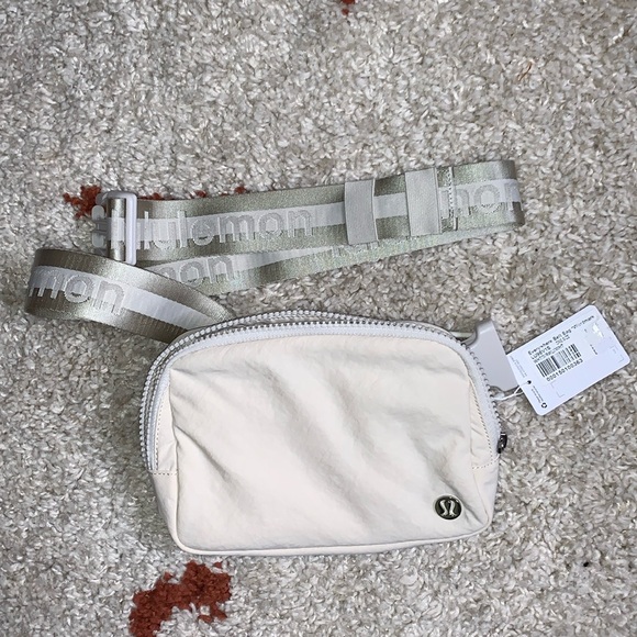 NWT- Lululemon- Everywhere Belt Bag W/ Wordmark Strap- Cream/Beige/Off White - Picture 2 of 16